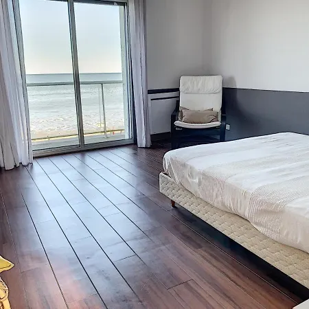 Holiday home Avec Jardin Et Acces Direct Plage, Terrasse, 5 Chambres, 2 Salles D'eau, Wifi, Parking - Fr-1-361-132 *