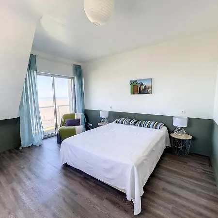 Avec Jardin Et Acces Direct Plage, Terrasse, 5 Chambres, 2 Salles D'eau, Wifi, Parking - Fr-1-361-132