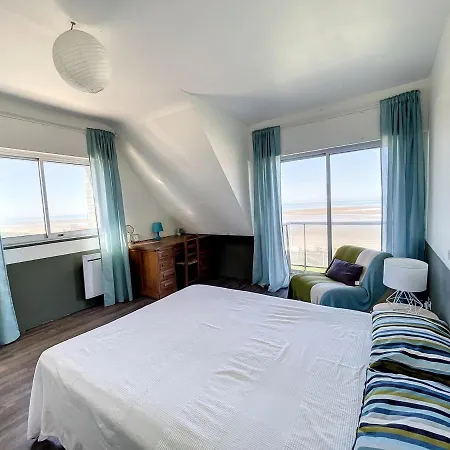 Avec Jardin Et Acces Direct Plage, Terrasse, 5 Chambres, 2 Salles D'eau, Wifi, Parking *
