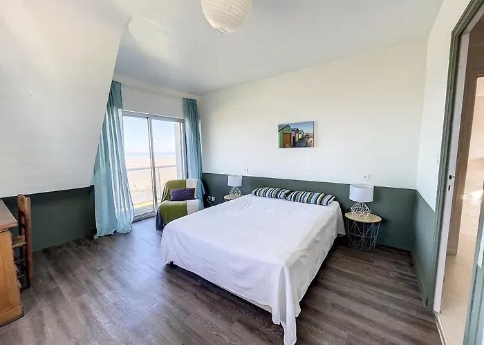 Avec Jardin Et Acces Direct Plage, Terrasse, 5 Chambres, 2 Salles D'eau, Wifi, Parking - Fr-1-361-132